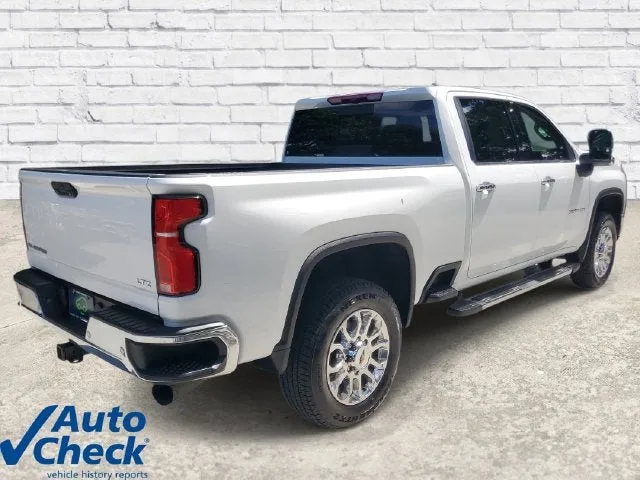 2025 Chevrolet Silverado 3500 HD LTZ photo 4