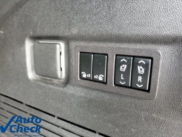 2023 Chevrolet Suburban High Country photo 11