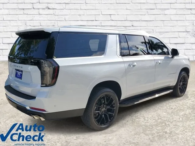 2026 Chevrolet Suburban High Country photo 4