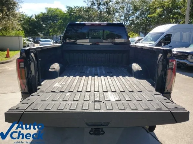 2025 GMC Sierra 2500 HD AT4X photo 9