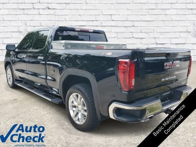 2021 GMC Sierra 1500 SLT photo 2
