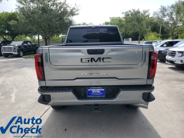2024 GMC Sierra 2500 HD Denali photo 3