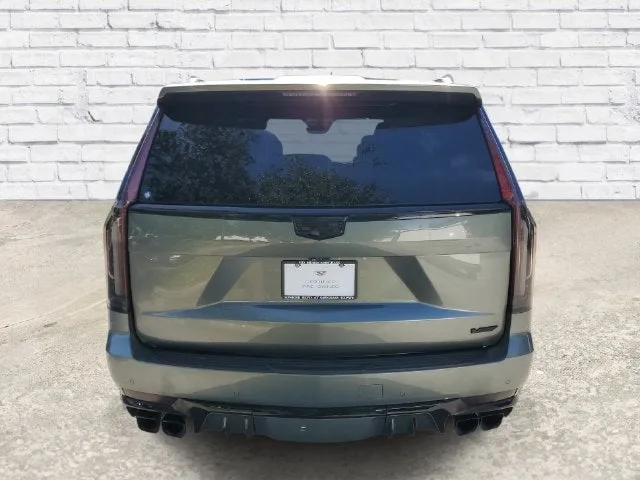 2024 Cadillac Escalade V-Series photo 3