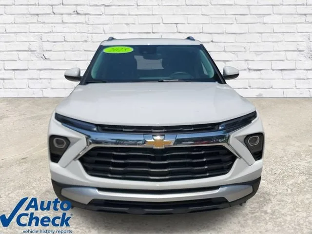 2025 Chevrolet Trailblazer LT photo 6