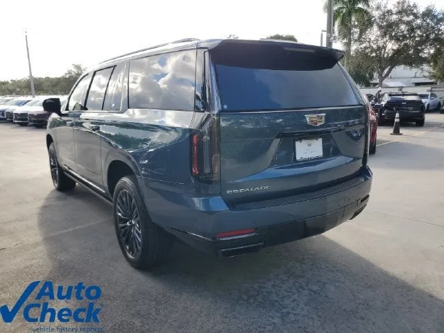 2025 Cadillac Escalade ESV Sport Platinum photo 2