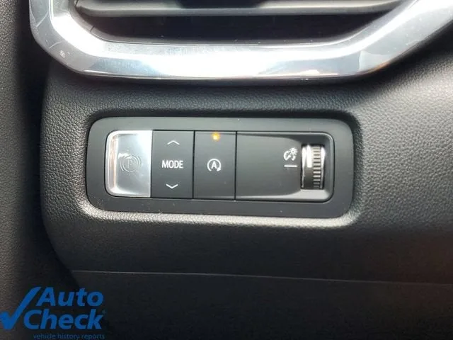 2024 GMC Acadia Elevation photo 28