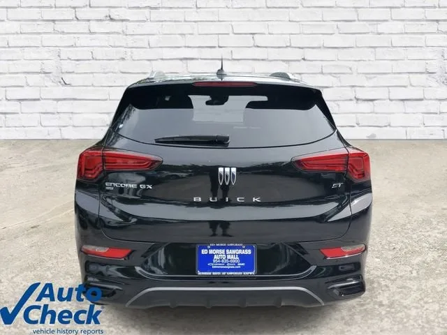 2024 Buick Encore GX Sport Touring photo 3