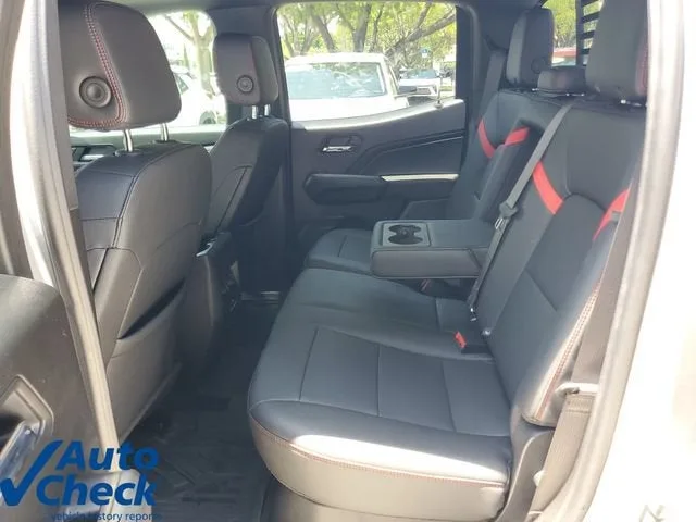 2025 Chevrolet Colorado Z71 photo 11
