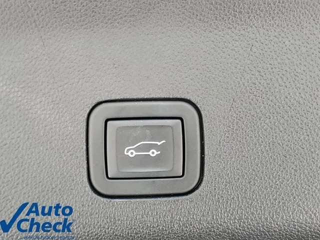 2023 GMC Yukon SLT photo 12