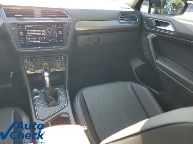 2019 Volkswagen Tiguan 2.0T SEL photo 16