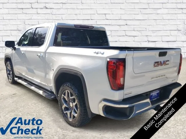 2023 GMC Sierra 1500 SLT photo 2