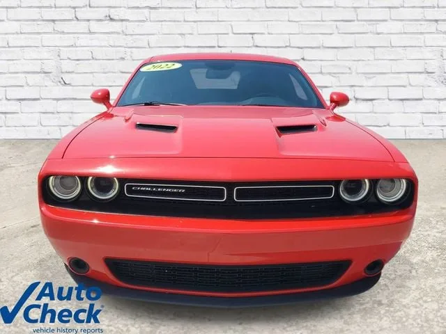 2022 Dodge Challenger SXT photo 6