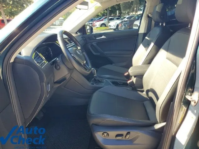 2019 Volkswagen Tiguan 2.0T SEL photo 18