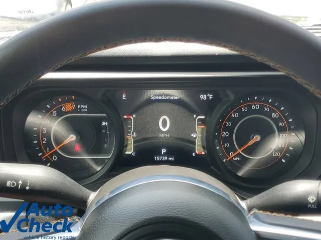 2024 Jeep Wrangler Sahara photo 25