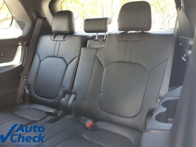 2025 Honda Pilot Black Edition photo 13
