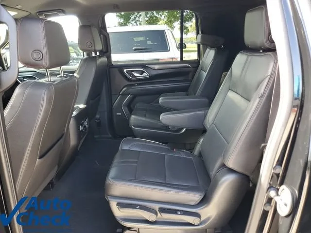 2023 Chevrolet Suburban RST photo 13