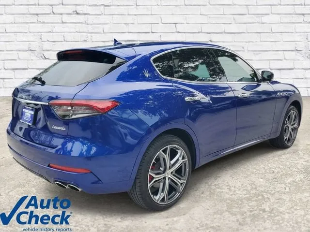 2023 Maserati Levante GT photo 4