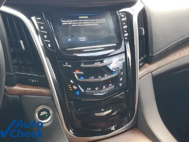 2020 Cadillac Escalade Luxury photo 28