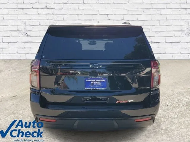 2023 Chevrolet Suburban RST photo 3