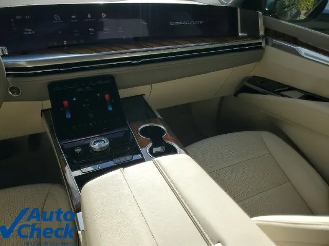 2025 Cadillac Escalade ESV Sport Platinum photo 17