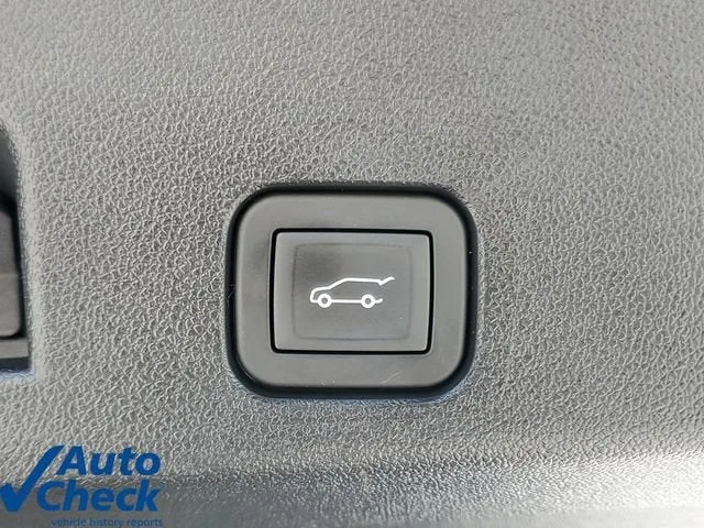 2024 GMC Acadia Elevation photo 11