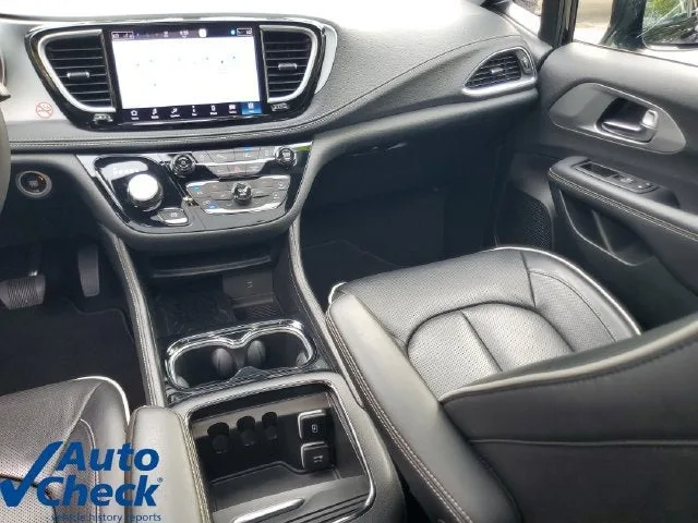 2026 Chrysler Pacifica Limited photo 16