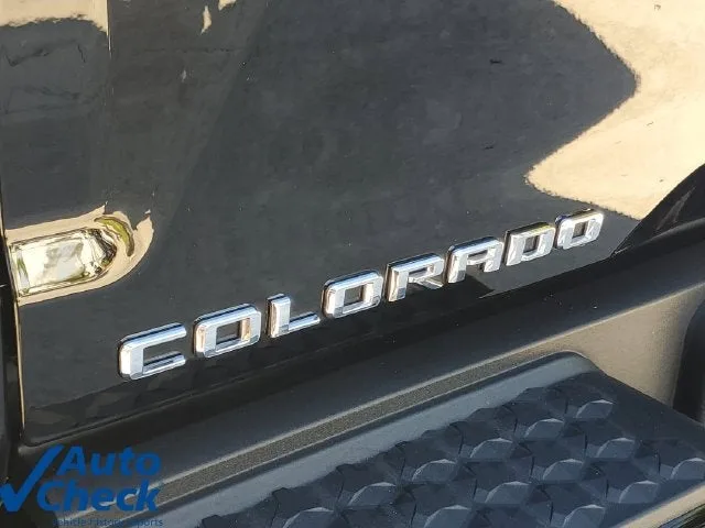 2026 Chevrolet Colorado WT photo 8