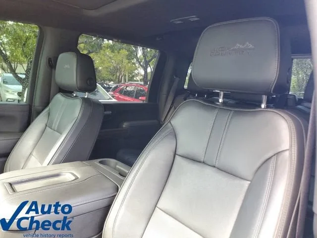 2022 Chevrolet Silverado 2500 HD High Country photo 19