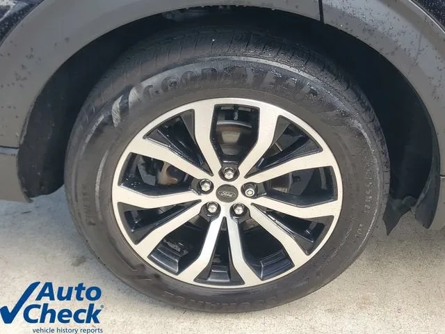 2022 Ford Explorer ST-Line photo 8