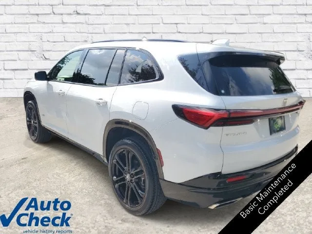 2026 Buick Enclave Sport Touring photo 2