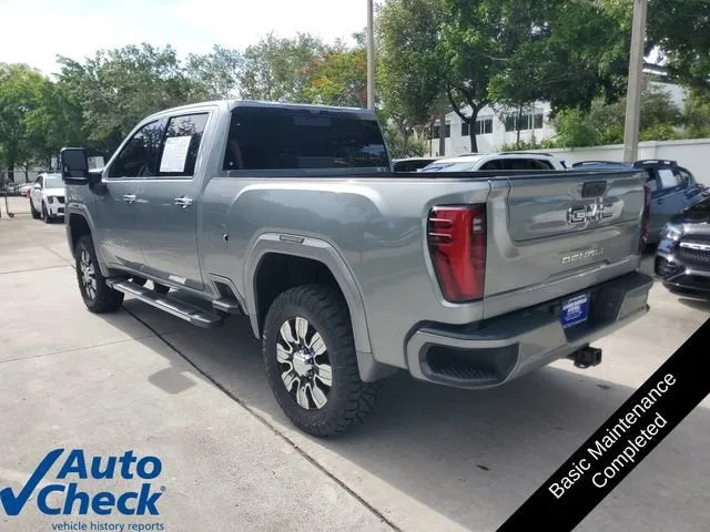 2024 GMC Sierra 2500 HD Denali photo 2