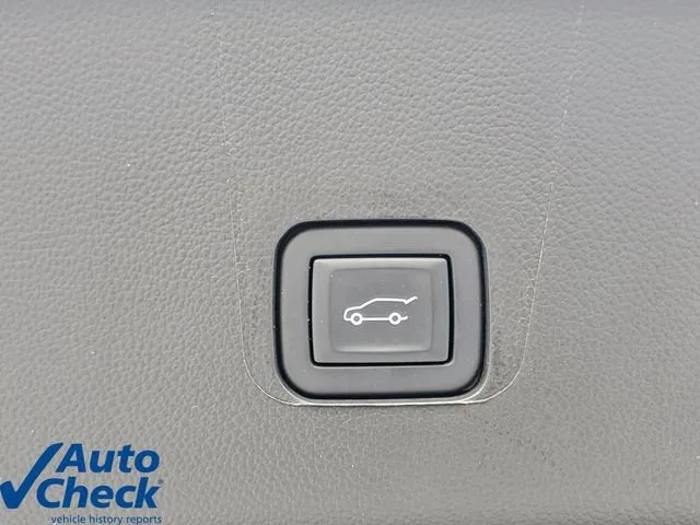 2023 Chevrolet Traverse RS photo 11