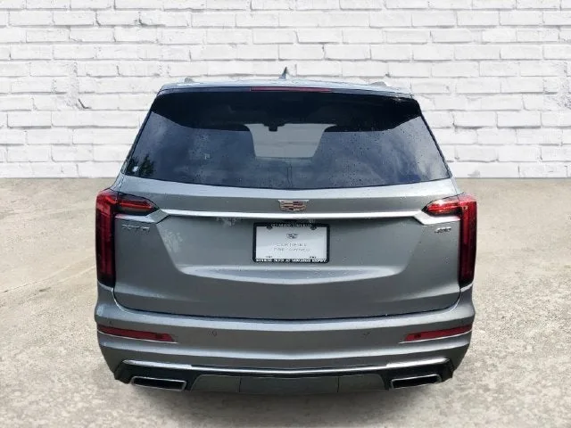 2025 Cadillac XT6 Premium Luxury photo 3
