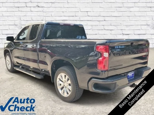 2023 Chevrolet Silverado 1500 Custom photo 2