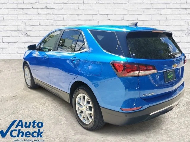 2024 Chevrolet Equinox LT photo 2