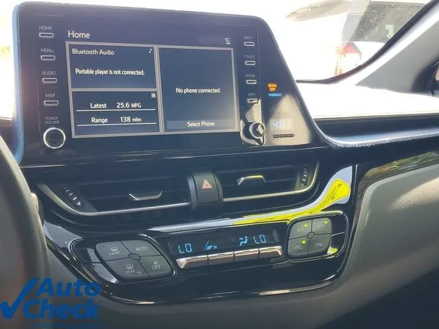 2019 Toyota C-HR XLE photo 23