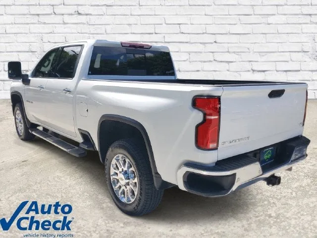 2025 Chevrolet Silverado 3500 HD LTZ photo 2