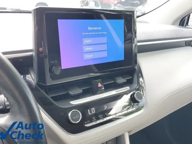 2023 Toyota Corolla Cross LE photo 25