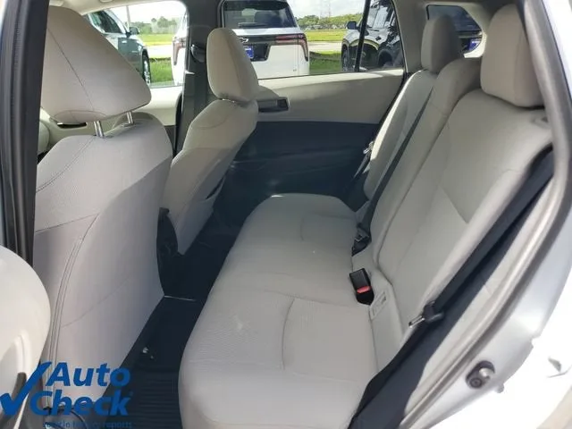 2023 Toyota Corolla Cross LE photo 12