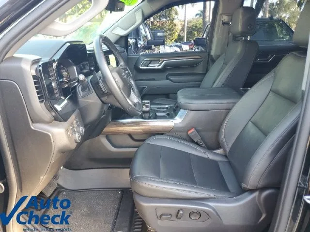 2024 Chevrolet Silverado 1500 RST photo 17
