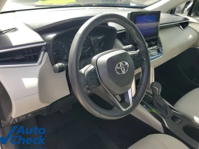 2023 Toyota Corolla Cross LE photo 19