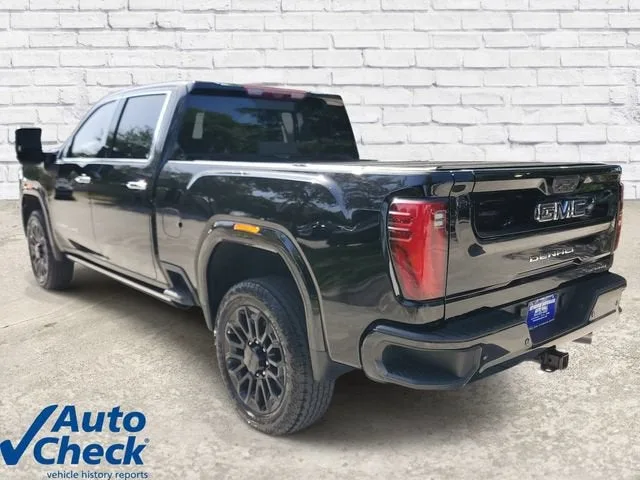 2025 GMC Sierra 2500 HD Denali Ultimate photo 2