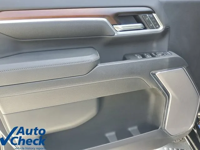 2025 GMC Sierra 2500 HD Denali photo 17