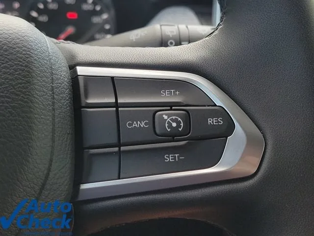 2025 Jeep Compass Latitude 4x4 photo 28