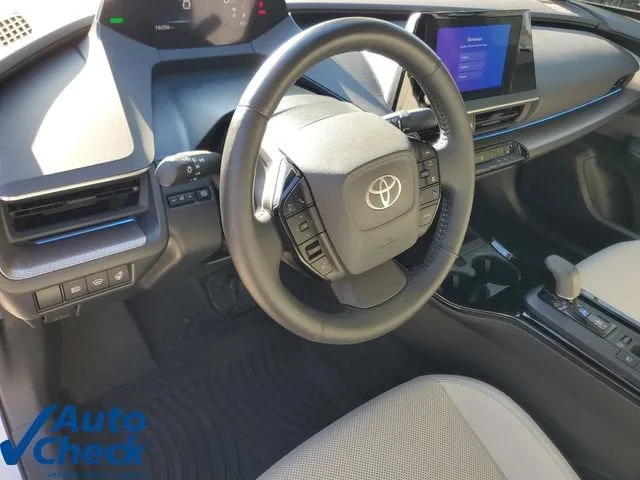 2023 Toyota Prius XLE photo 18