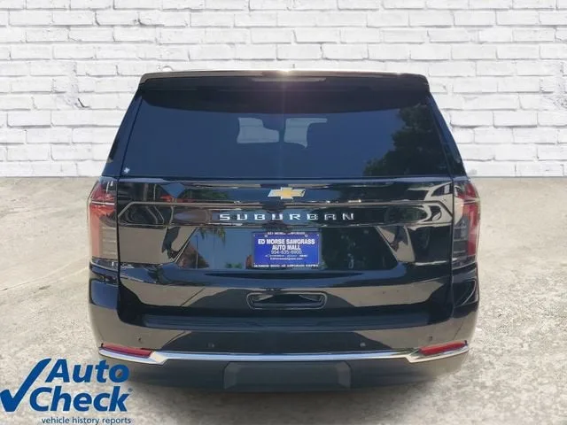 2026 Chevrolet Suburban LS photo 3