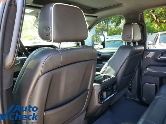 2025 GMC Sierra 2500 HD AT4X photo 11