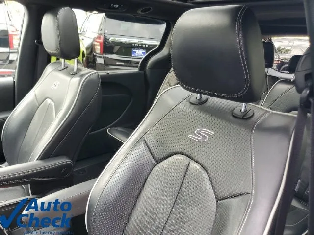 2026 Chrysler Pacifica Limited photo 19