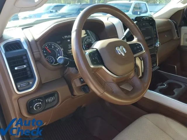 2023 RAM 3500 Laramie Crew Cab 4x4 8' Box photo 21
