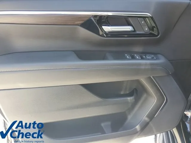 2026 Chevrolet Suburban LS photo 19